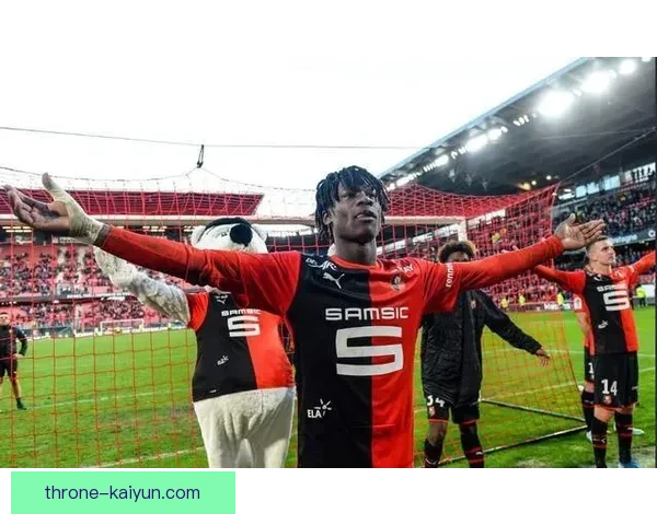 卡马文嘎在新赛季训练方式中持续提升技战术能力，值得关注。